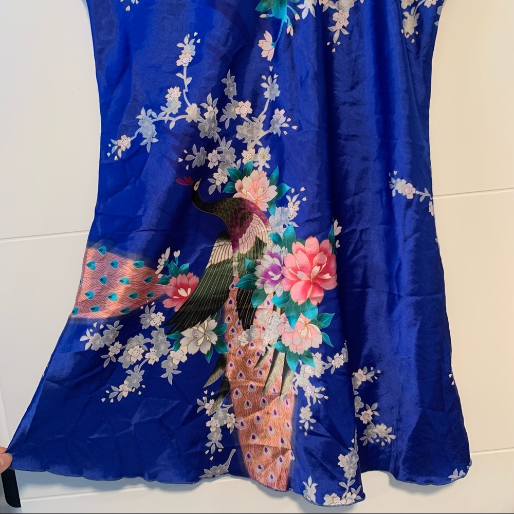 Patterned Peacock Robe & Camisole Set - Picture 13 of 16